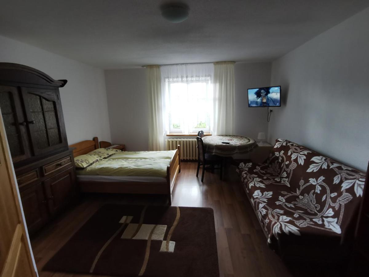 Pokoje Goscinne Straznica Jarosławiec Exterior foto