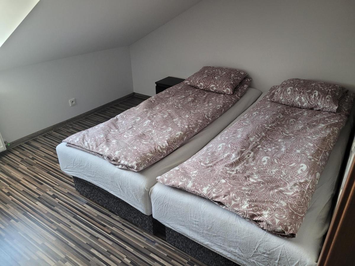Pokoje Goscinne Straznica Jarosławiec Exterior foto