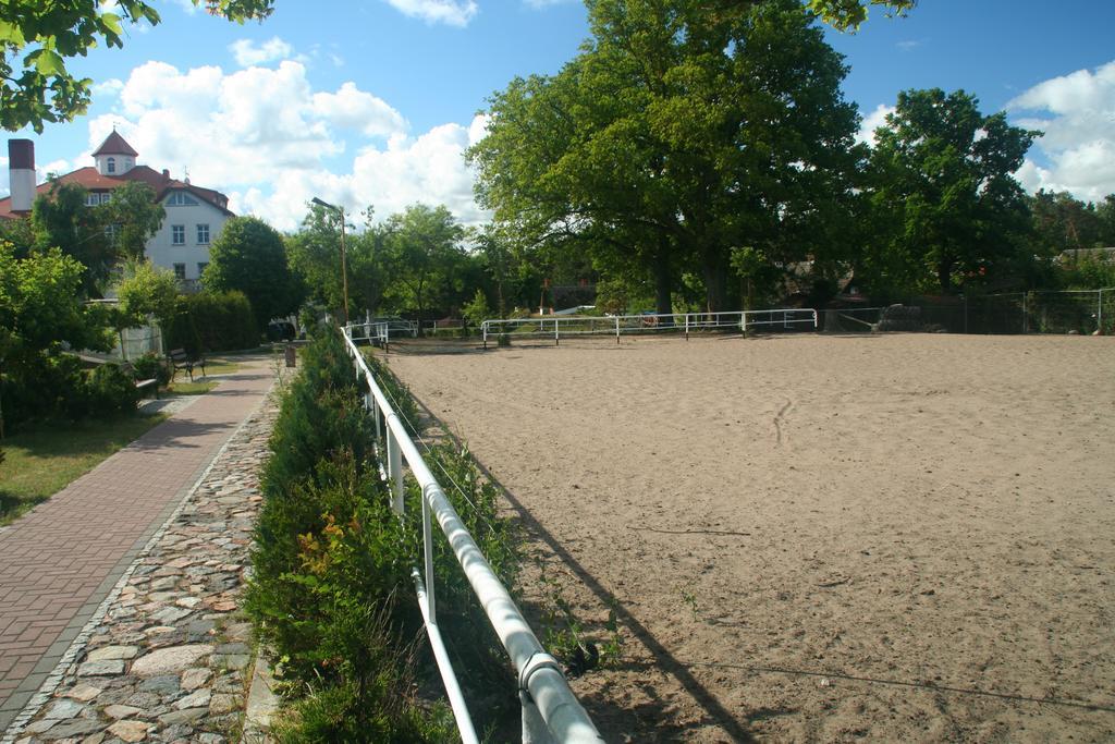 Pokoje Goscinne Straznica Jarosławiec Exterior foto