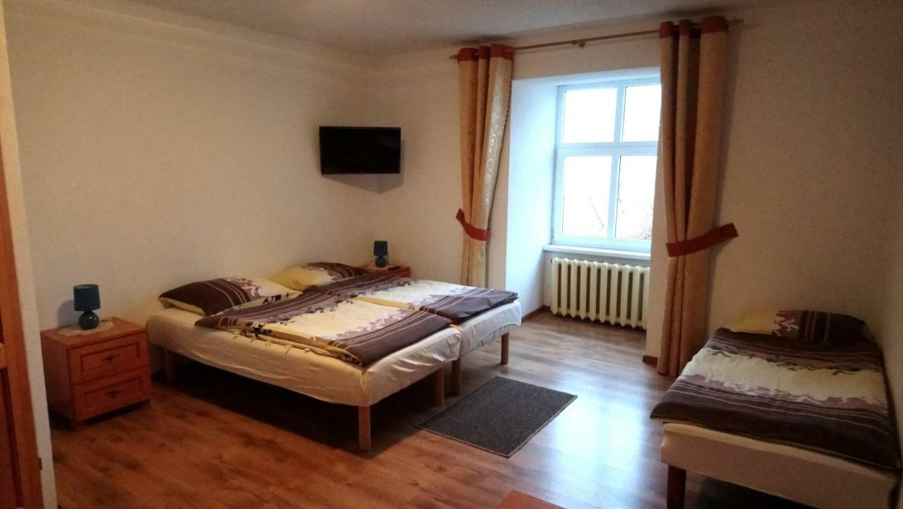 Pokoje Goscinne Straznica Jarosławiec Exterior foto